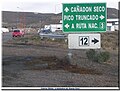 Acceso a Cañadón Seco.