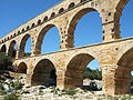 Puente-acueducto romano de Pont du Gard, siglo I.