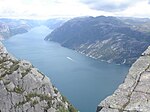 Utsikt från Preikestolen överLysefjorden