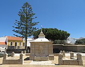 Fonte histórica no centro de Vila do Bispo