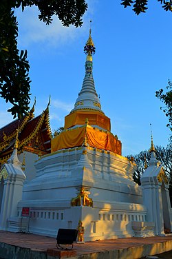 พระธาตุขวยปูที่วัดชัยสิทธิ์