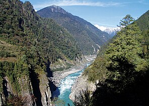 Parlung Tsanpo au Tibet an aval de son confluent avec le Lhayue Chu.