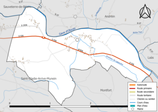 Carte en couleur présentant le réseau hydrographique de la commune