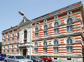 Façade sur l'allée Pierre Pomarède, place de Verdun.