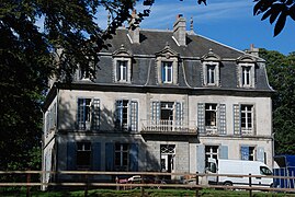 Château des Isles. Ayant appartenu à la famille Mer.