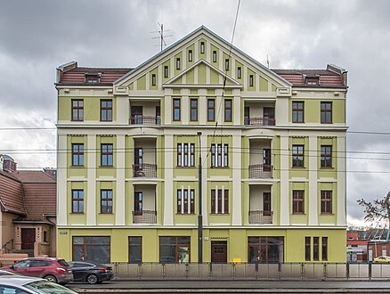 Main facade on the street