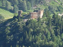 Les ruines du château de Puymorens, ou tour cerdane