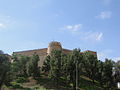 قلعه فرانسویها در محوطه کاخ آپادانا که با استفاده از خشت‌های باستانی بنا شده‌است