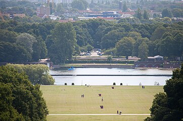 Vista del lago y el ‘prado de la Feria’ (Festwiese)