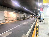 YCATのりば 左側は横浜駅東口バスターミナル