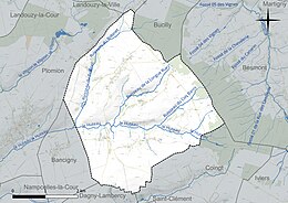 Carte en couleur présentant le réseau hydrographique de la commune