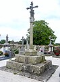 Enclos paroissial de l'église Saint-Germain : le calvaire du cimetière, vue d'ensemble.