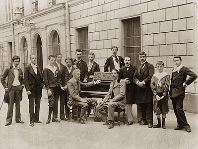 Piano class of Charles de Bériot in 1895 with Maurice Ravel on the left