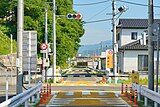 交差点付近で使用される交通設備（地ノ森駅）