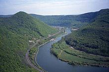 Le Doubs entre Laissey et Deluz, peu avant Besançon.