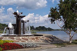 Fountain on Osisko Lake.