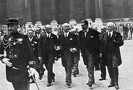 Max Hymans et Albert Lebrun dans la cour de la Sorbonne à l'occasion de l'Exposition de 1937.