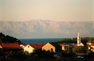 Biokovo von der Insel Hvar aus gesehen