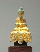 Buda sentado, Goguryeo, segunda mitad del siglo VI. Bronce dorado, altura 8,8 cm. Museo Nacional de Corea.