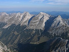 Vogelkarspitze, Karwendelspitze oriental, Grabenkar y Grabenkarspitze (extremo derecho) desde el sur