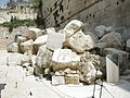 מפולת האבנים על הרחוב ההרודיאני, הגן הארכאולוגי ירושלים.