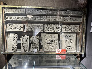 《印象天津卫》建筑展区展出的砖雕展品