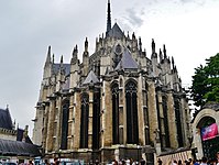 High Gothic Chevet of Amiens Cathedral, with chapels between the buttresses (13th century)