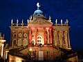 Rechter Pavillon der Communs bei Nacht