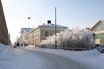 Det gula trähuset till höger fungerade som sadelmakeri.