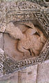 تمثال للآلهة سيرس في سقيفة المعبد في بعلبك