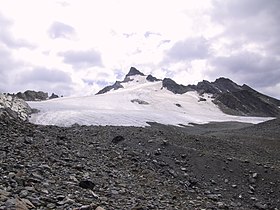 Vue depuis l'ouest avec le glacier de Vermunt au premier plan.