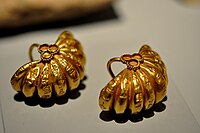 Gold earrings, the name of king Shulgi of Ur is inscribed