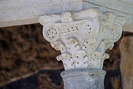 Aedicula column capital in the summer biclinium