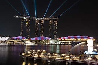 Комплекс Marina Bay Sands и Мерлайон