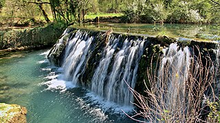 Barrage du Dérochoir à Mesnay.