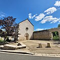 Parvis de l’église paroissiale du XIXe siècle (à ne pas confondre avec la chapelle de l’abbaye qui a été totalement détruite sous la Révolution française).