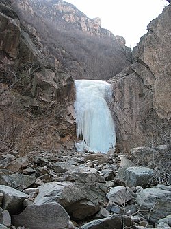 大竜潭瀑布の氷瀑