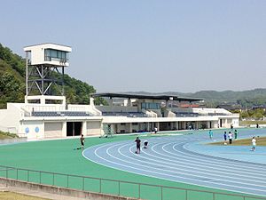 笠岡陸上競技場のメインスタンド