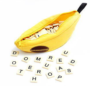 Bananagrams game set, by Evan-Amos