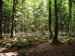 Le cimetière franco-anglais du maquis Bernard.