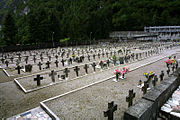 Fortogna. Il cimitero delle vittime del Vajont, prima della sua ristrutturazione.