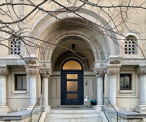 Doctor Ion and Maria Urlățeanu House (Strada Dumbrava Roșie no. 10), Bucharest, by Alfred Popper, 1922-1923[3]