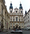 Front der Universitätskirche