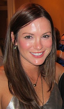 Danneel Harris interprète Nora