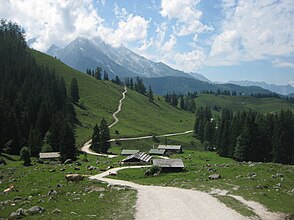 Königsbachalm, im Hintergrund der Watzmann