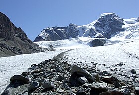 Le piz d'Arlas au centre et le piz Cambrena à droite depuis le glacier Pers.