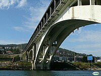 Arco de hormigón del puente de 1950