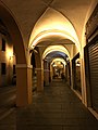 Portici di notte