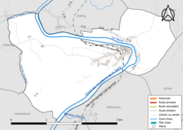 Carte en couleur présentant le réseau hydrographique de la commune