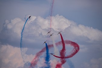 Apache Roll de la Patrouille de France au meeting de France de Longvic du 7 juillet 2019.